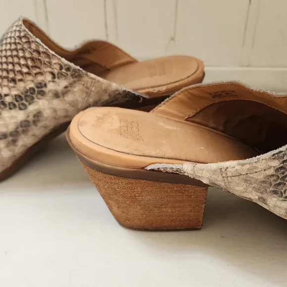Frye & Company Leather Snake Skin Print Mules 'Jacy' slip on Shoes SZ 9 - Picture 5 of 7
